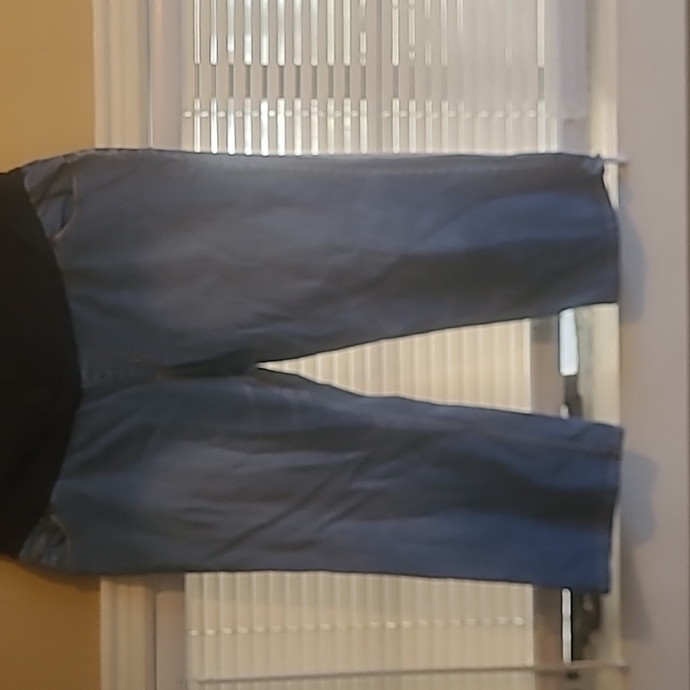Maternity capri